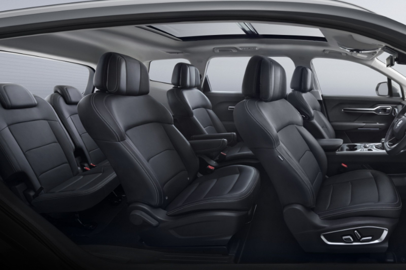 Proton X90 interior space