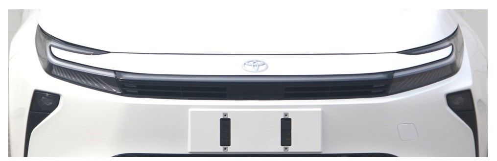 The front face of the new Corolla