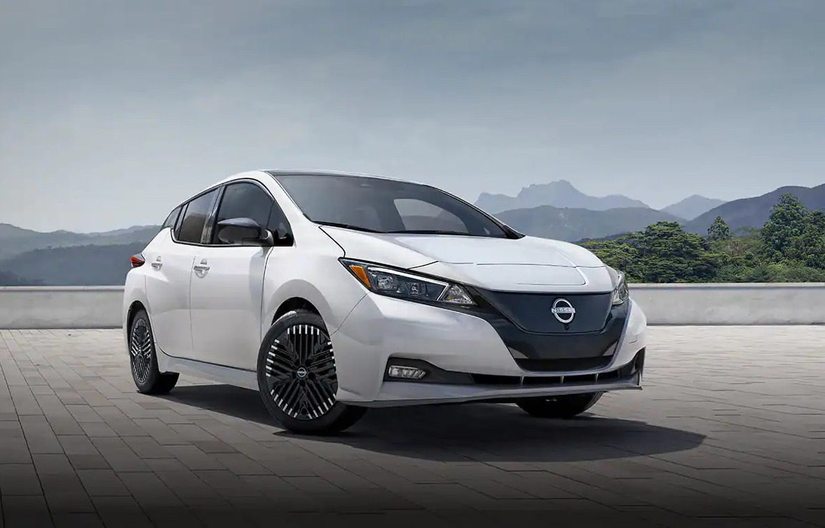 Nissan Leaf rear view