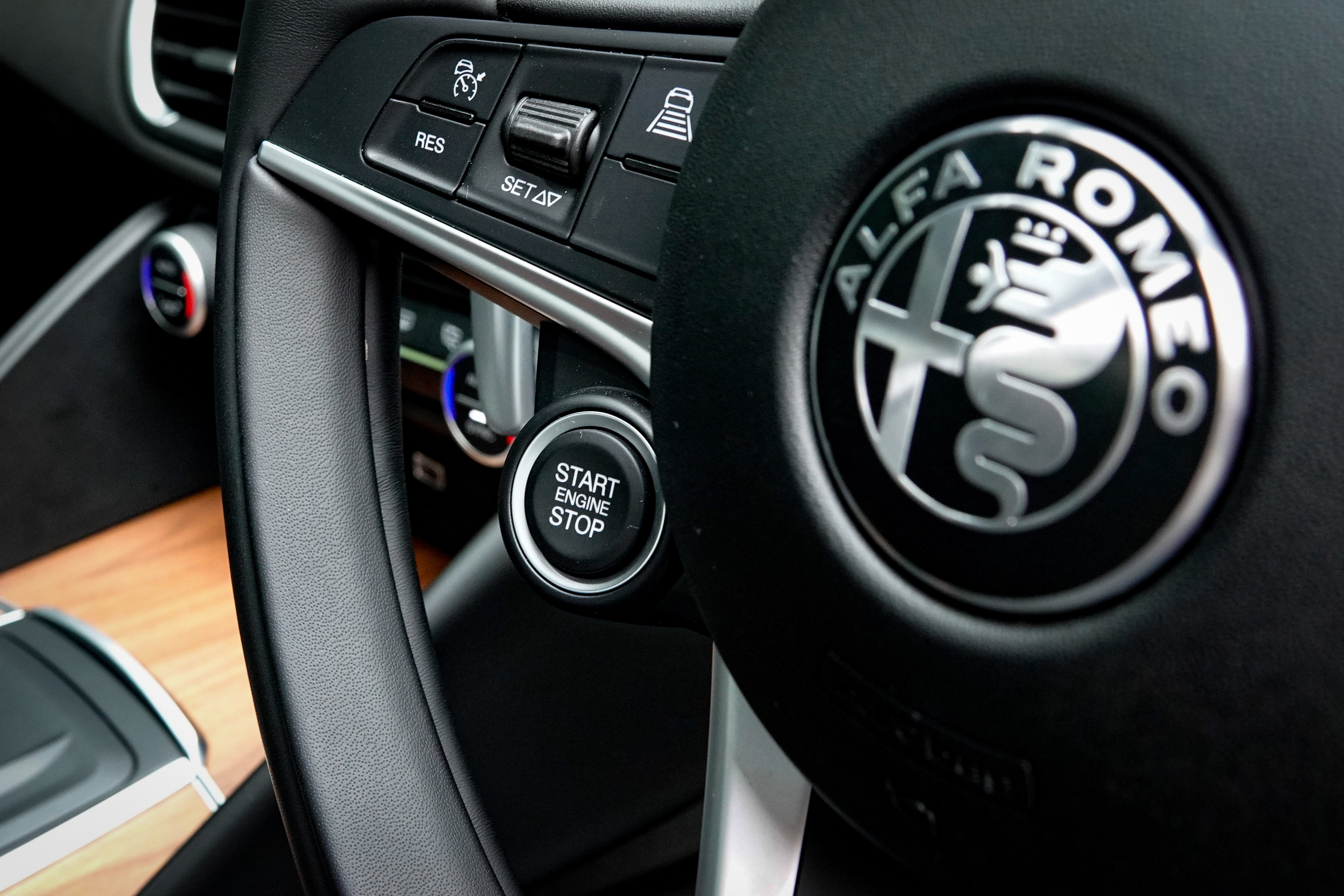 Alfa Romeo Giulia Steering Wheel