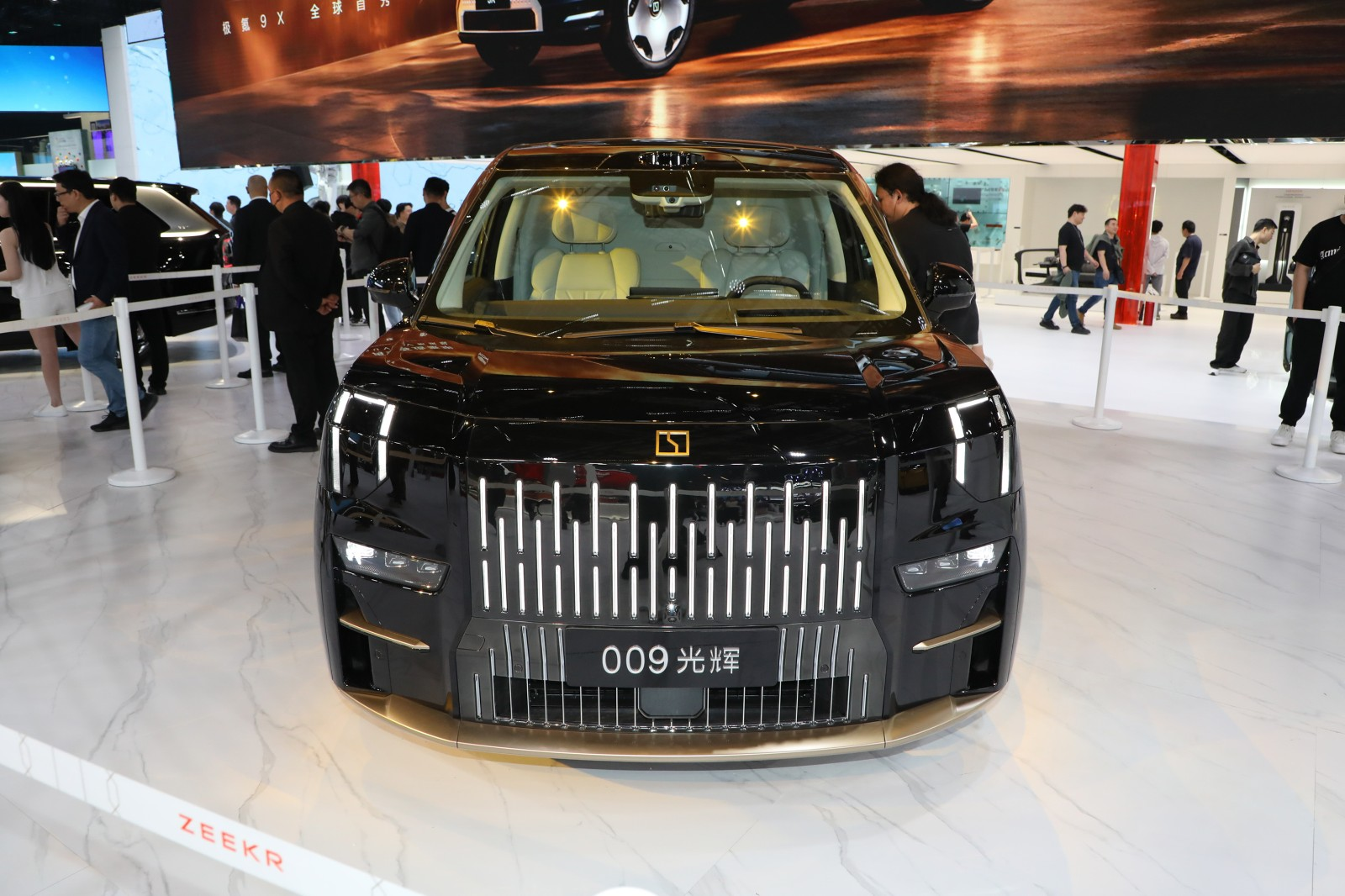 รูปภาพภายนอกของ ZEEKR 009