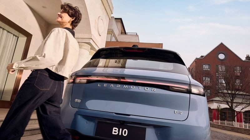 Leapmotor B10 poster