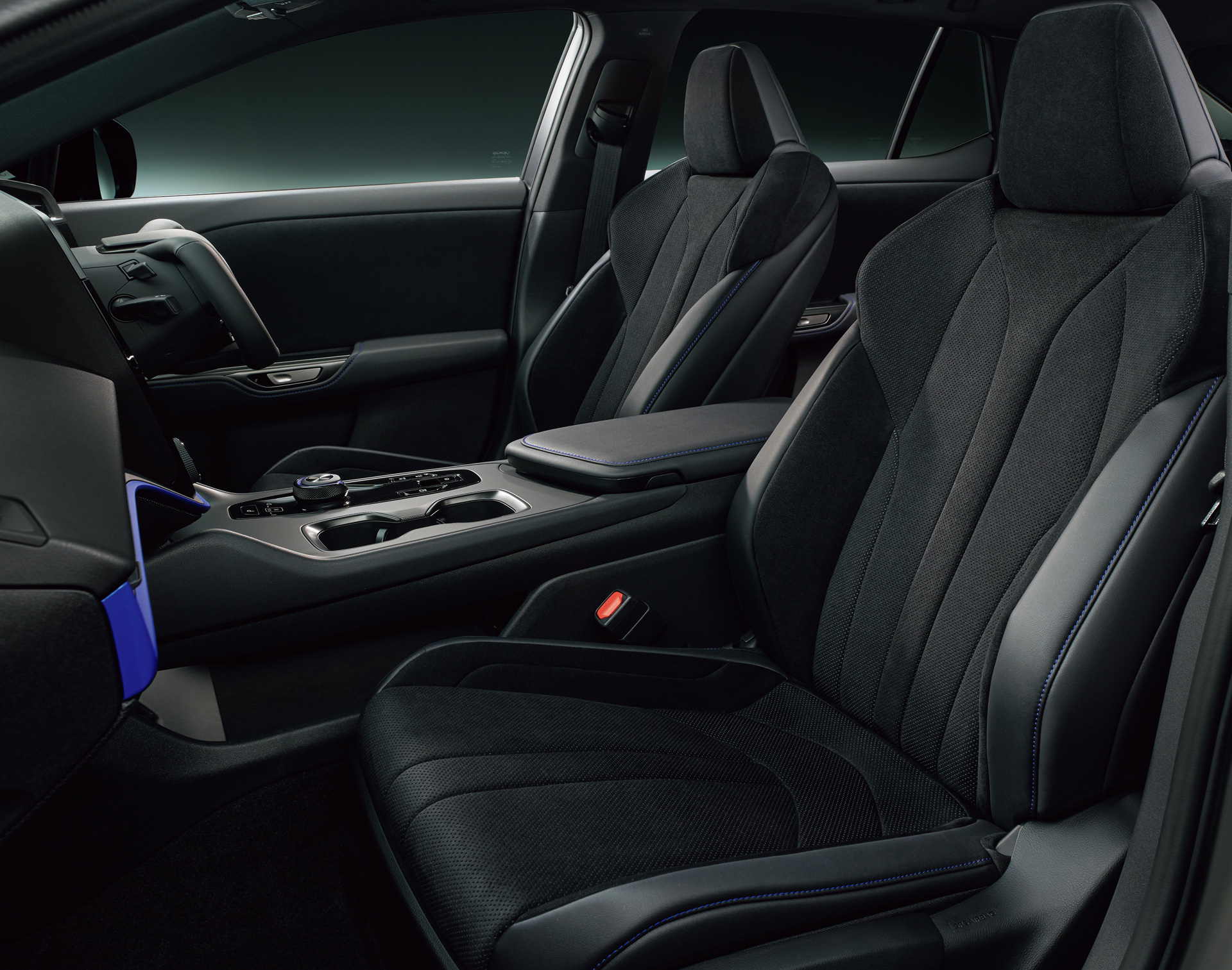 รุ่นพิเศษ RZ 600e ภายใน