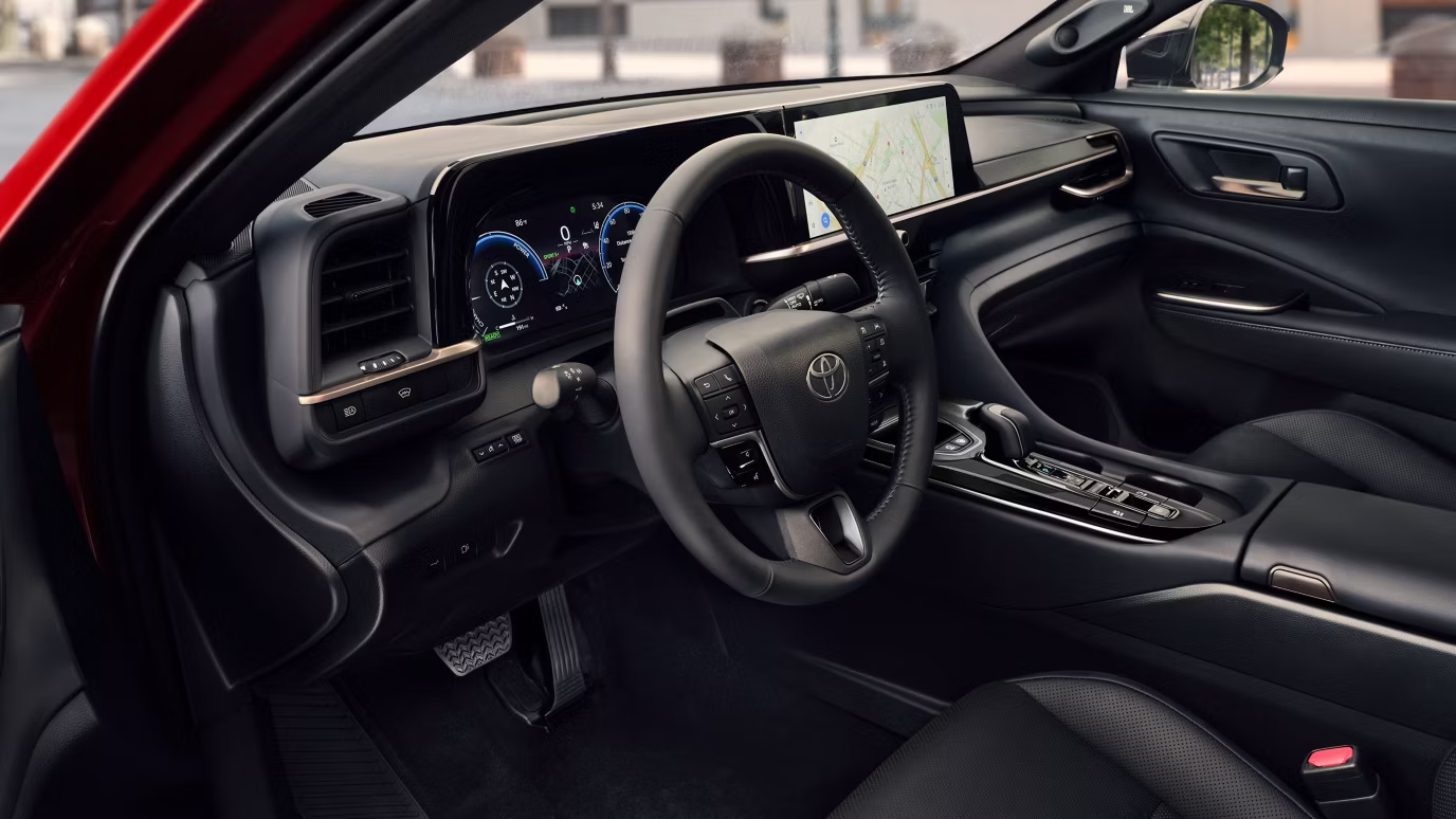 รายละเอียดภายใน Toyota Crown Crossover