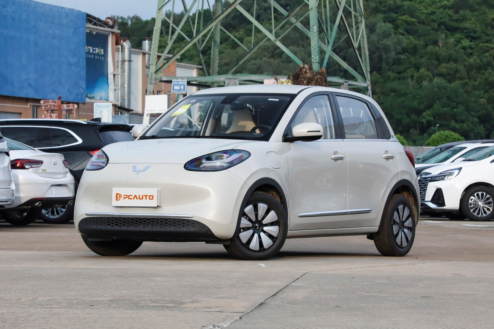 รูปภาพภายนอกของ Wuling Bingo