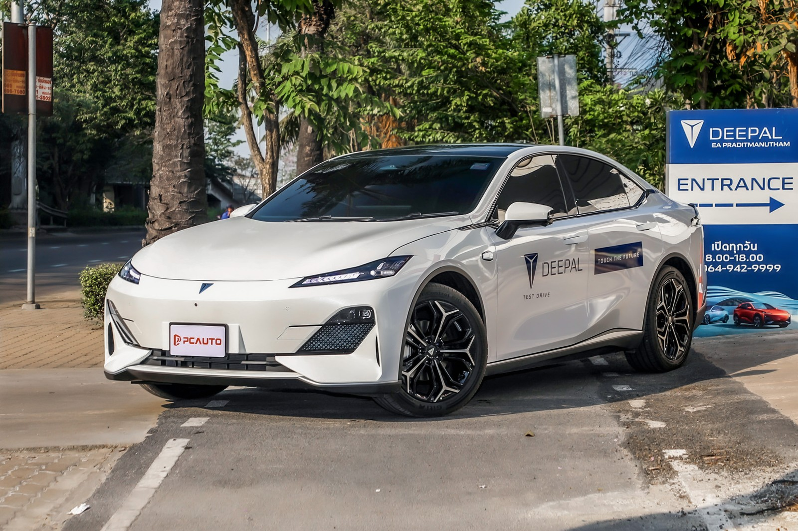 รูปภาพภายนอกของ CHANGAN DEEPAL L07