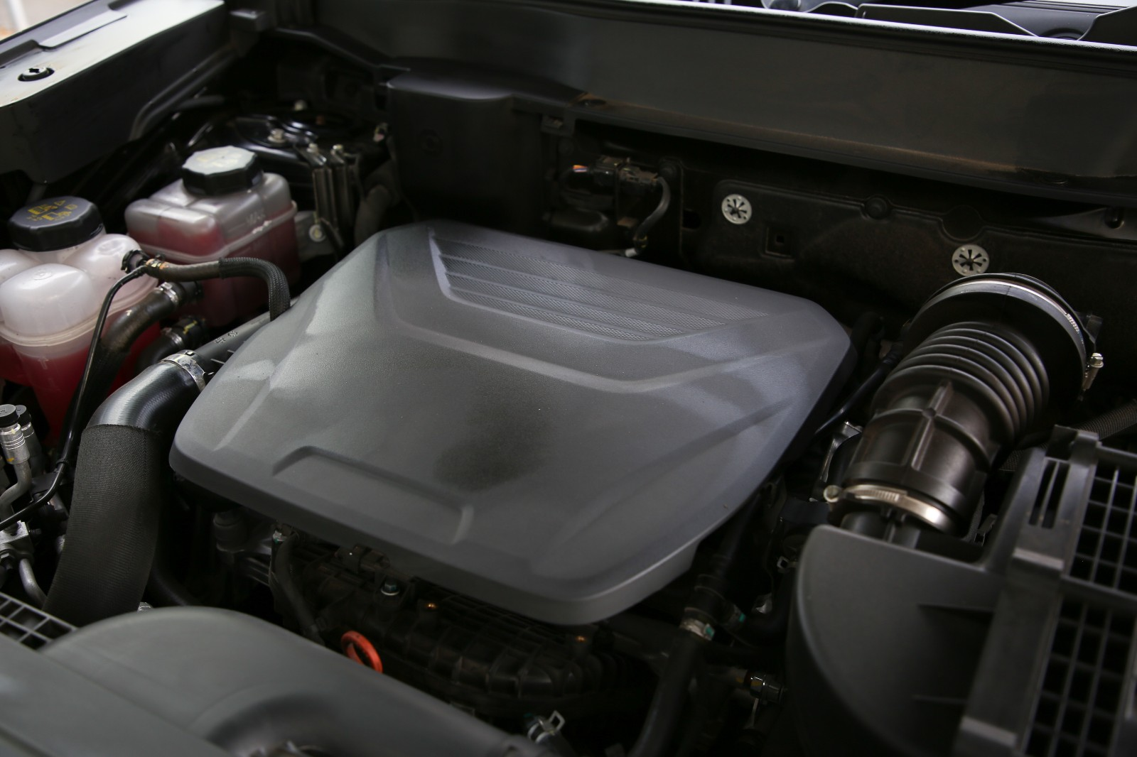 รายละเอียดฝาครอบเครื่องยนต์ Haval H6 HEV