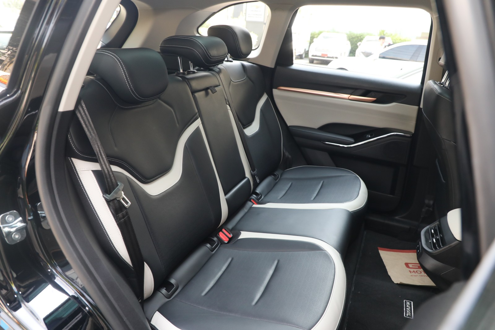 ที่นั่งด้านหลังของ Haval H6 HEV