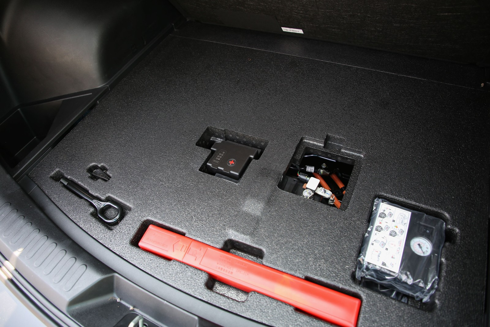 รายละเอียดช่องเก็บเครื่องมือในกระโปรงหลังของ Haval H6 HEV