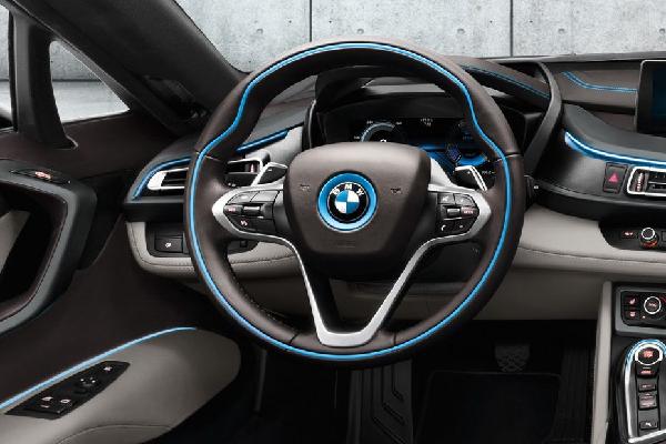 BMW i8 ภายใน