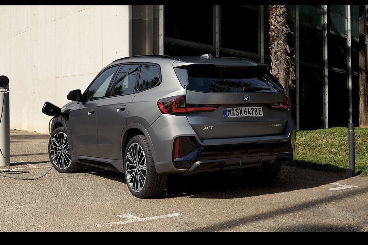 รูป BMW X1 xDrive30e M Sport (Plug-in Hybrid) 2023