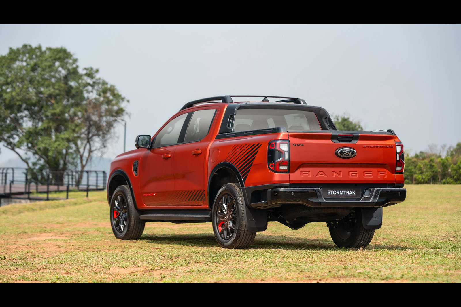 ลักษณะภายนอกของรถ Ford Ranger