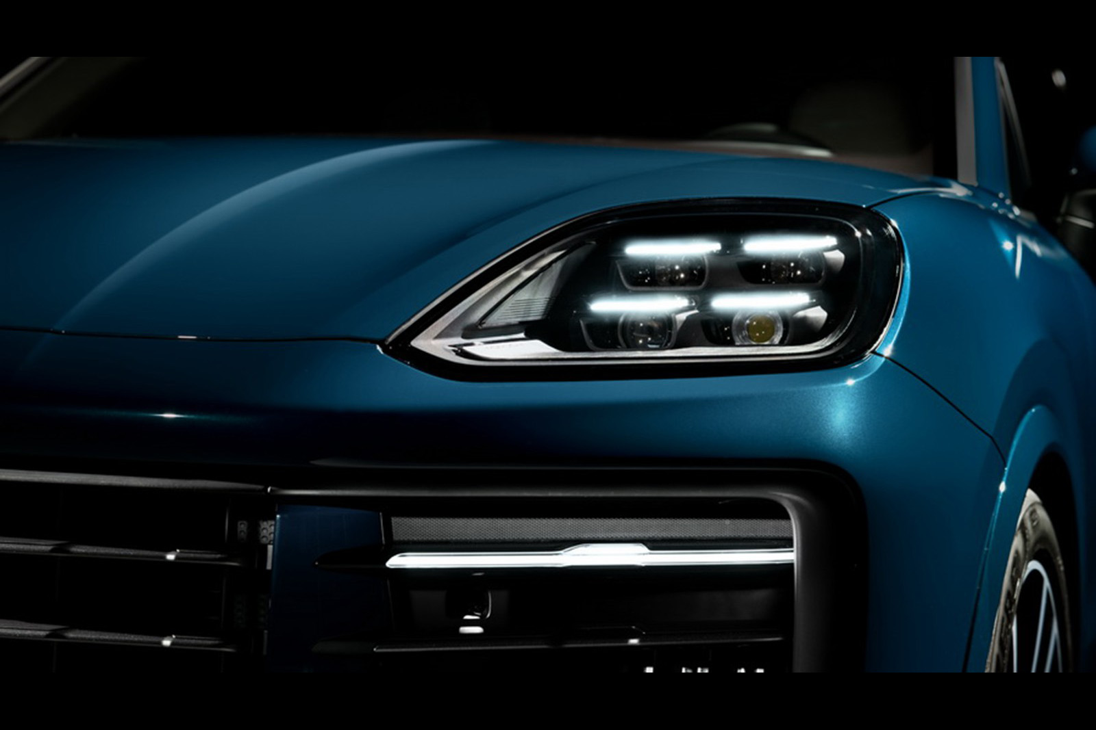 หน้ารถ Porsche Cayenne