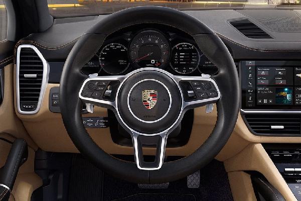 Porsche Cayenne ภายใน