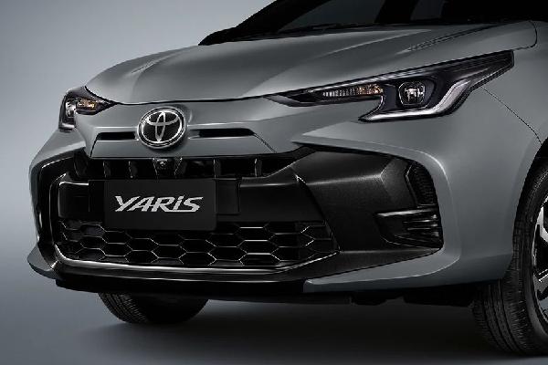 Toyota Yaris ภายนอก