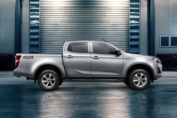 Isuzu D-MAX Official