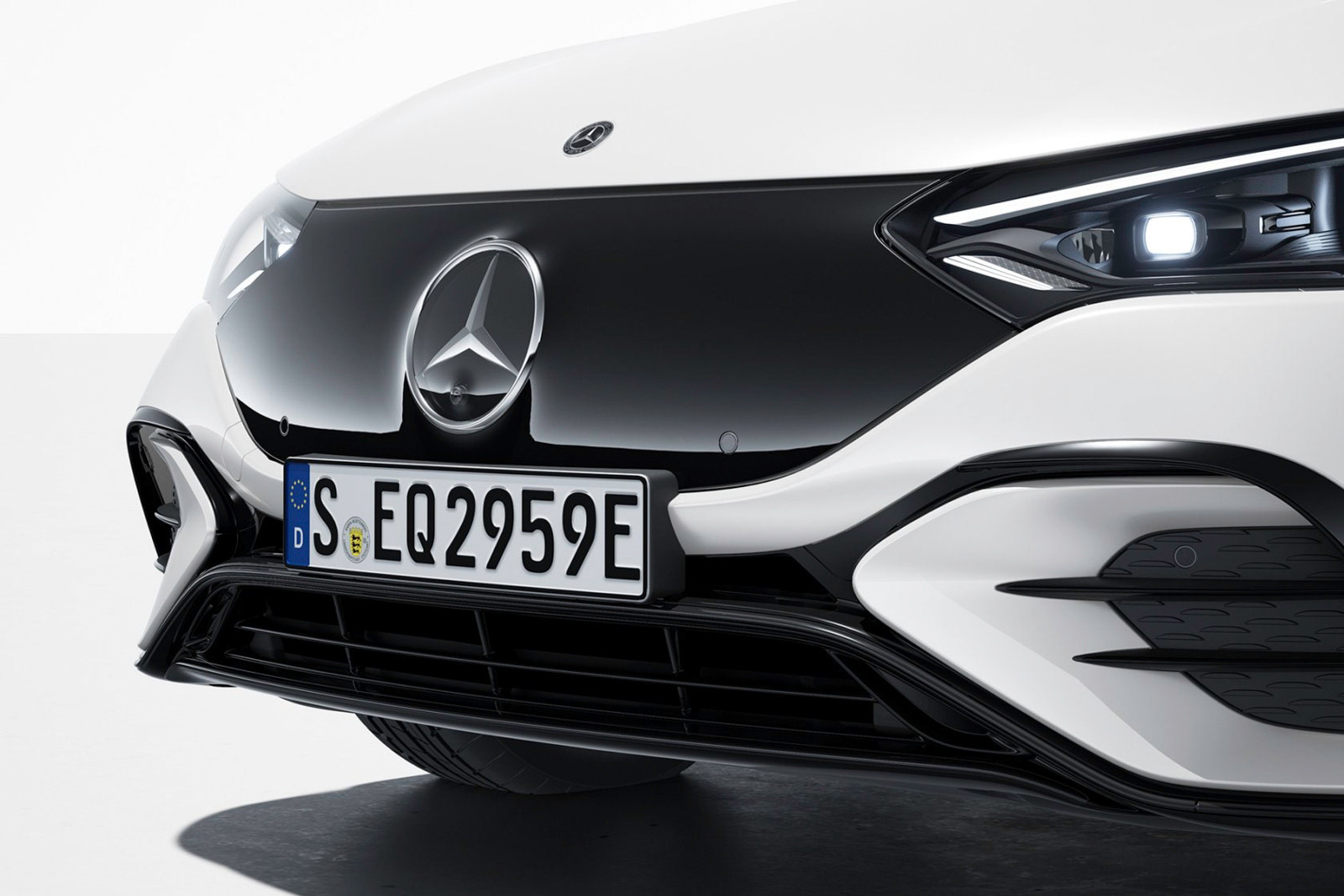 2024 Mercedes-Benz EQE 350+ AMG Line photo
