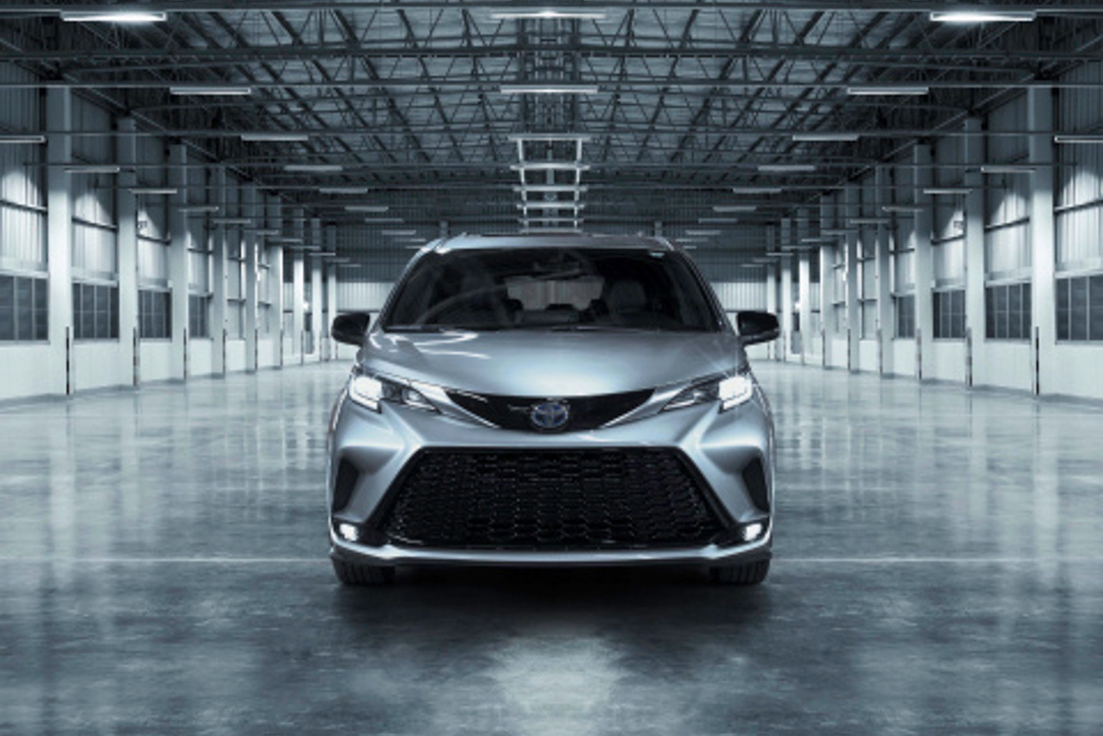 2023 Toyota Sienna Hybrid LE 2.5L CVT FWD photo