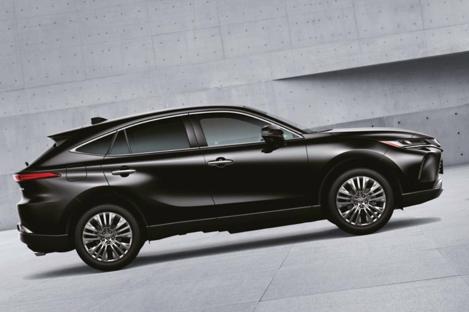 2023 Toyota Harrier 2.0 Luxury SE photo