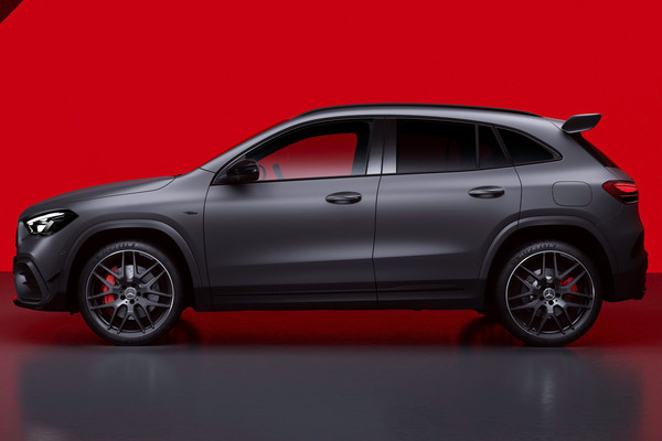 Mercedes-Benz AMG GLA Official