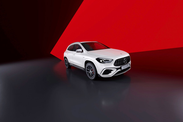 Mercedes-Benz AMG GLA Official