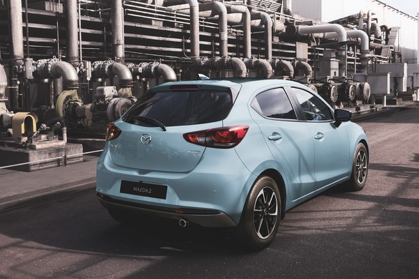 Mazda 2 Hatchback Official