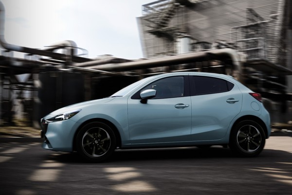 Mazda 2 Hatchback Official