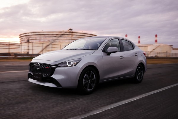 Mazda 2 Sedan Official