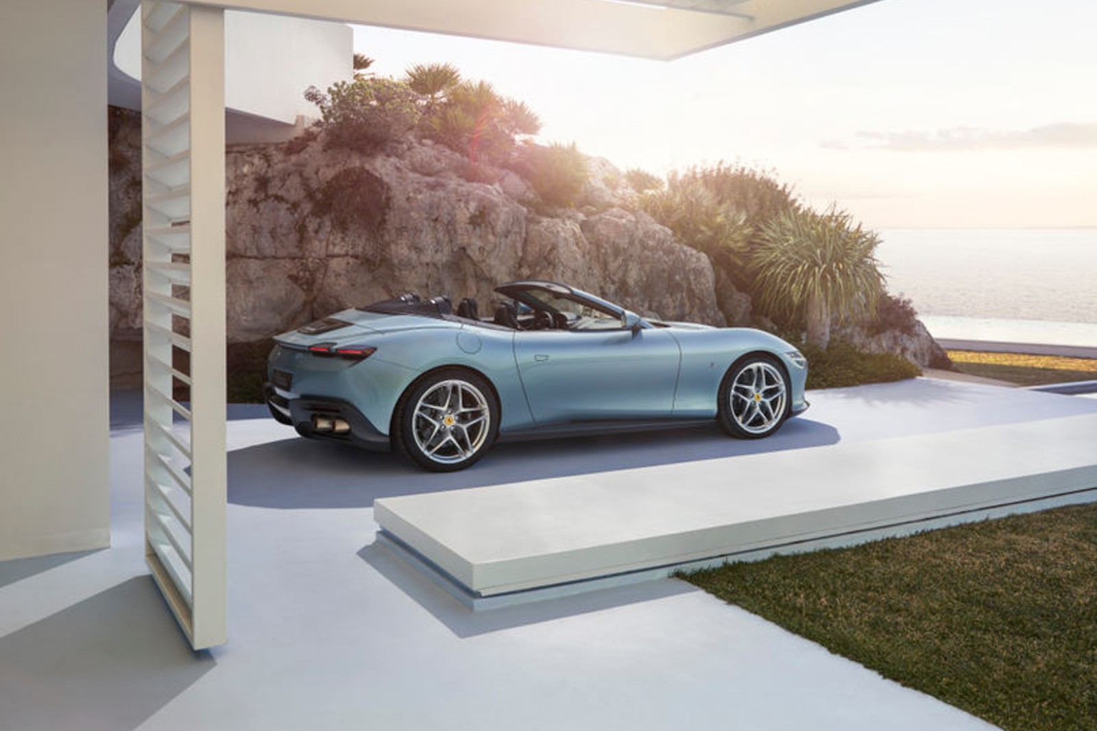 2023 Ferrari Roma Spider photo