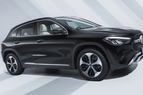 Mercedes-Benz GLA Official