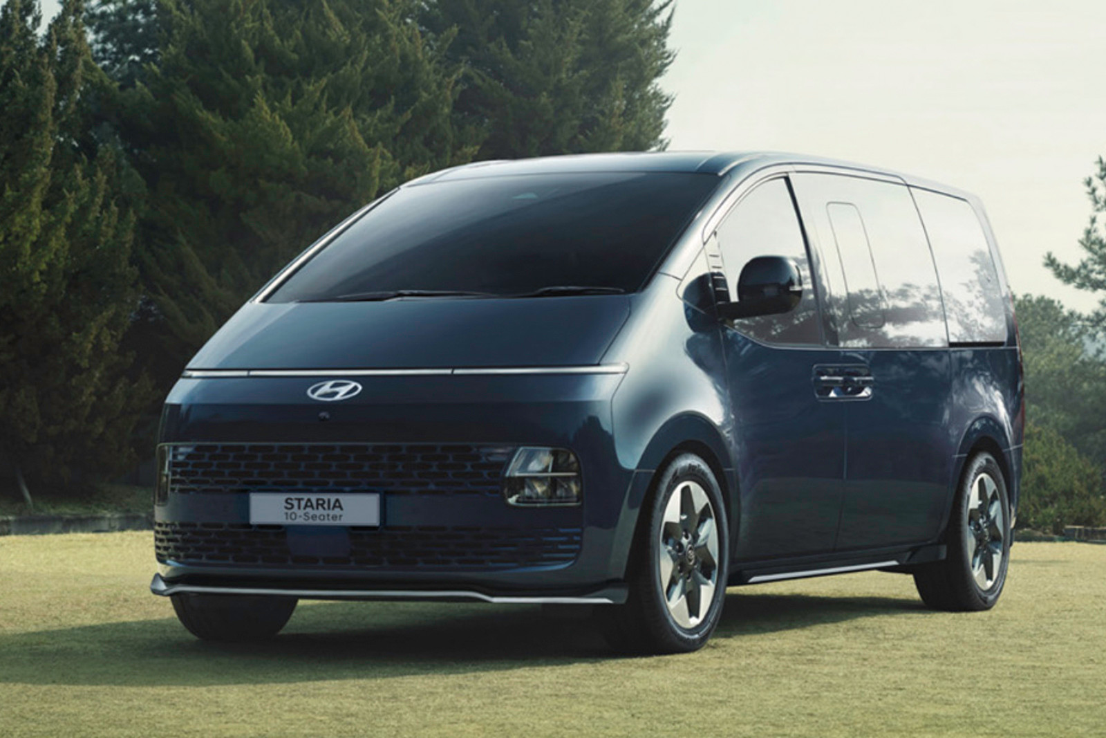 2022 Hyundai Staria 10-seater Max photo
