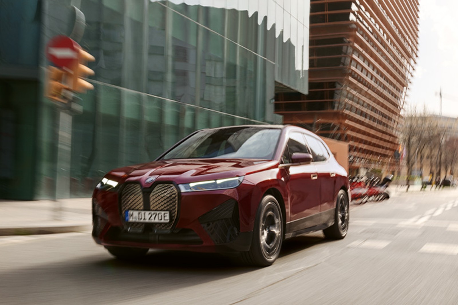 2024 BMW iX xDrive50 Sport photo