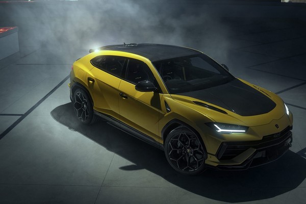 Lamborghini Urus Official