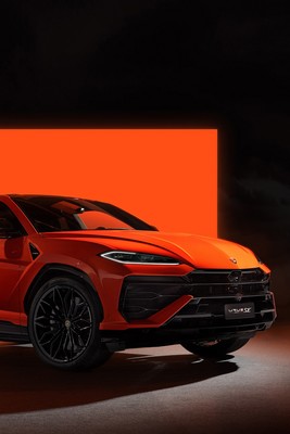 Lamborghini Urus Official