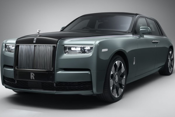 Rolls Royce Phantom Official