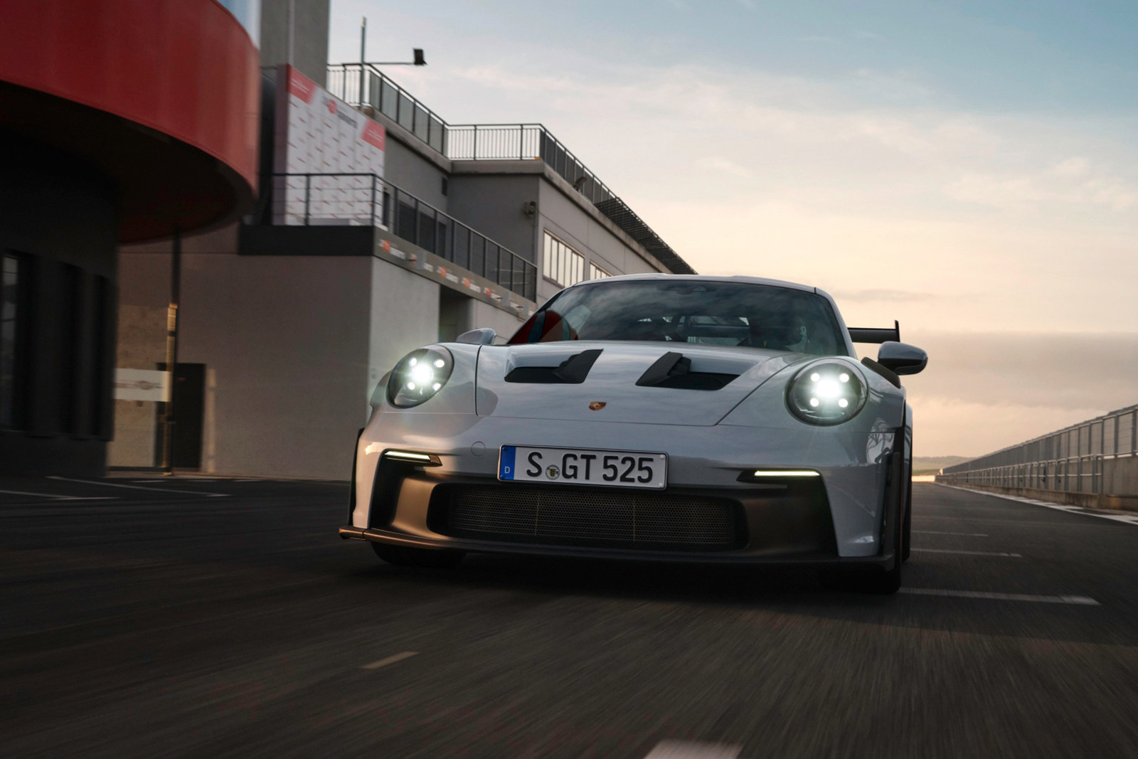 2023 Porsche 911 GT3 RS 4.0L photo