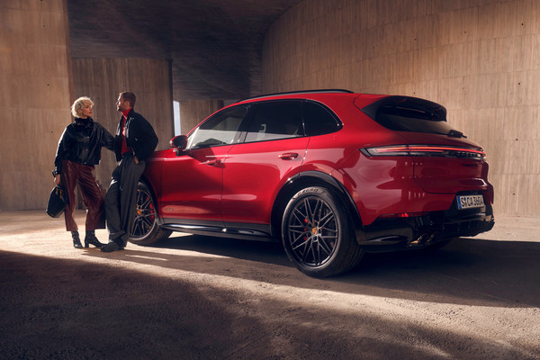 Porsche Cayenne Official