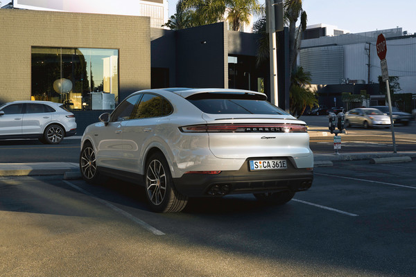 Porsche Cayenne Official