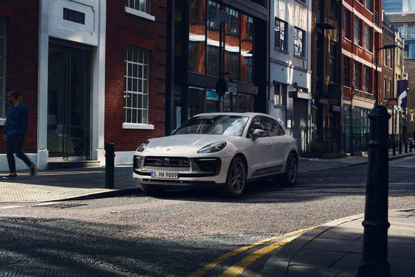 Porsche Macan Official