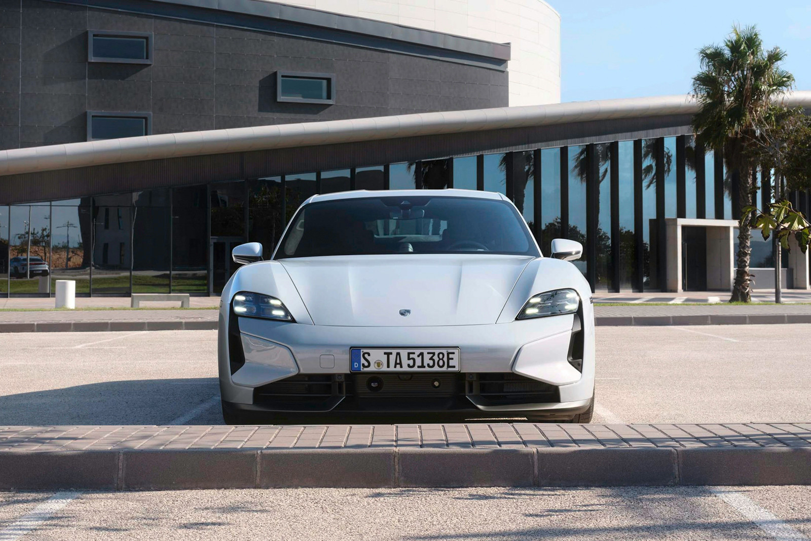 2024 Porsche Taycan Turbo S photo