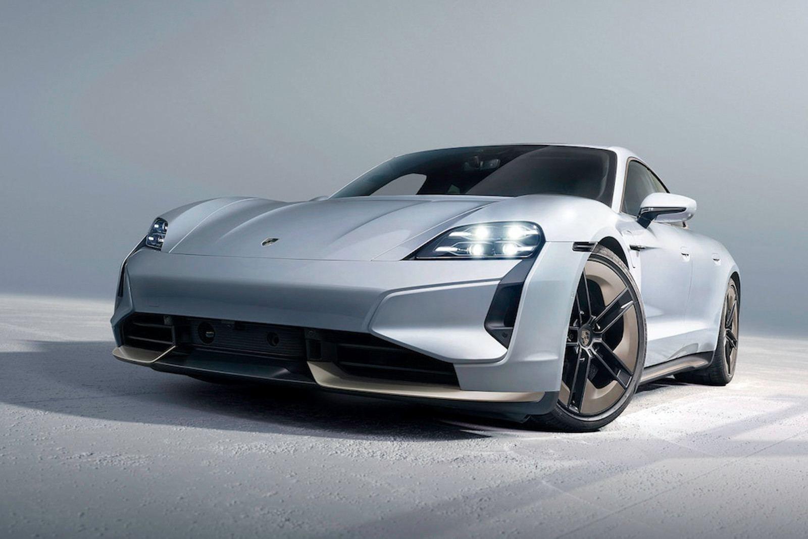 2024 Porsche Taycan Turbo S photo