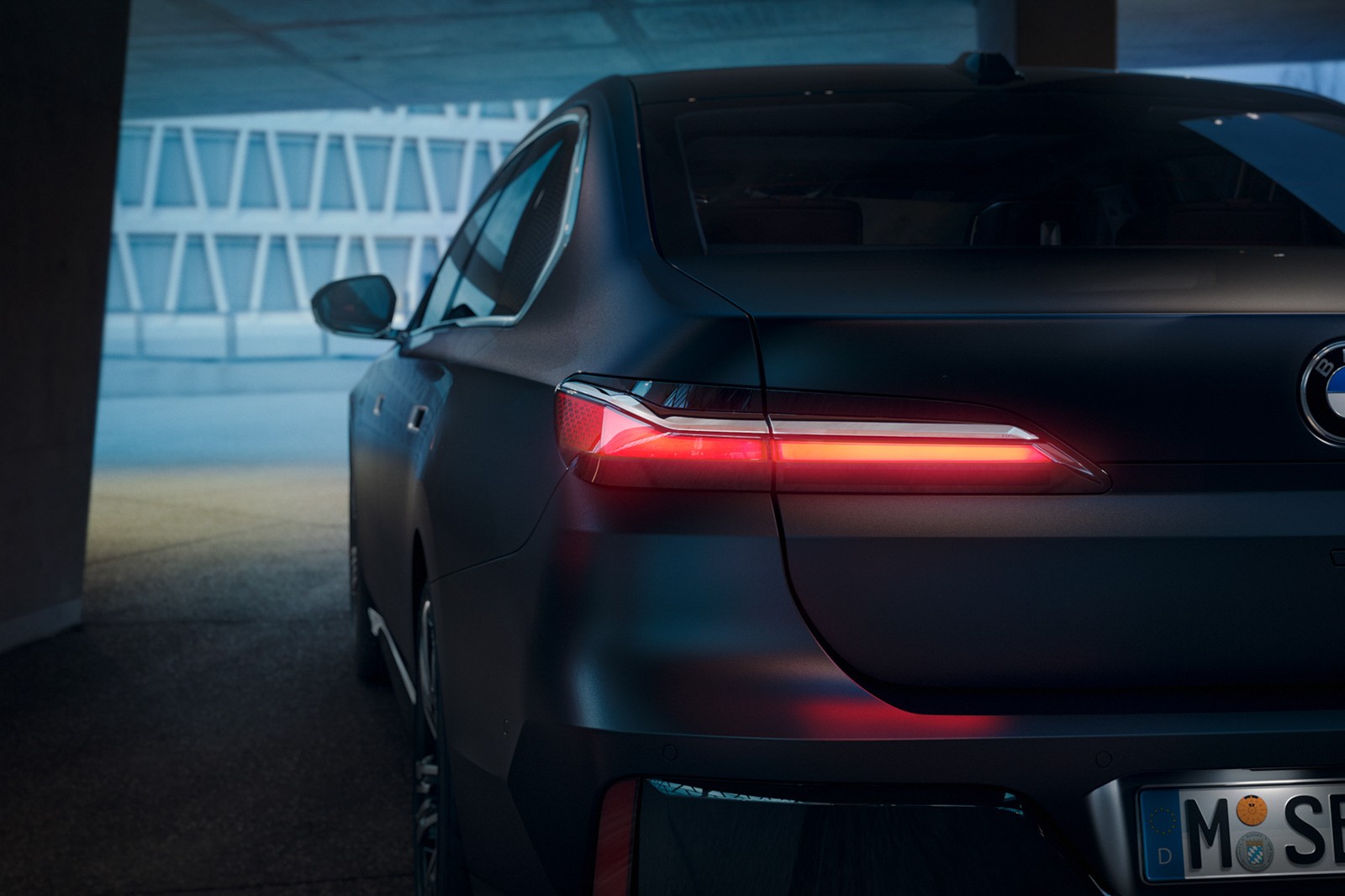2023 BMW 7 Series 750e xDrive M Sport photo
