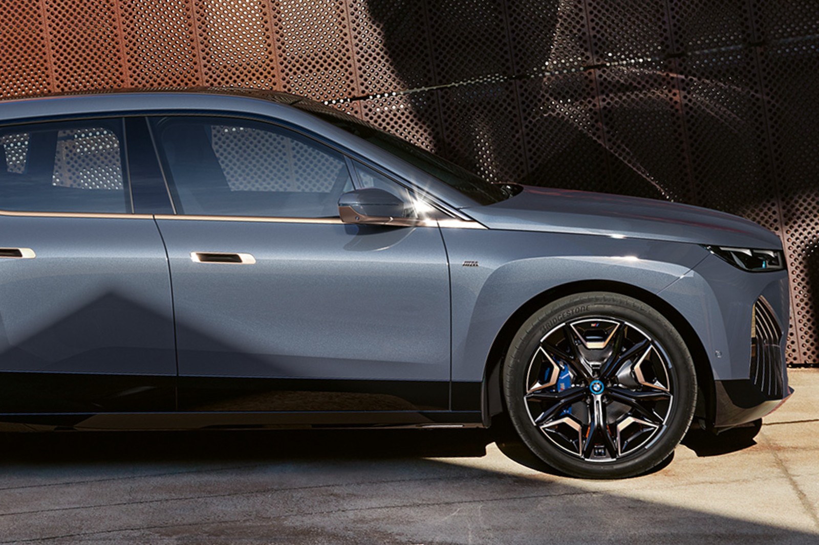 BMW iX M60 2024 photo
