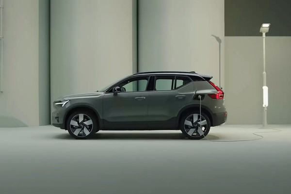 Volvo XC40 Official