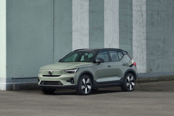 Volvo XC40 Official