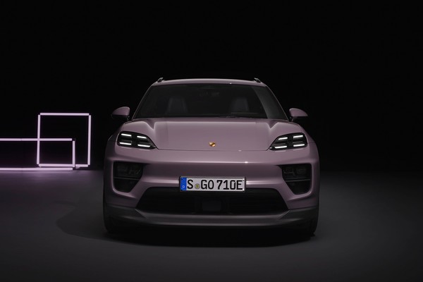 Porsche Macan EV Official