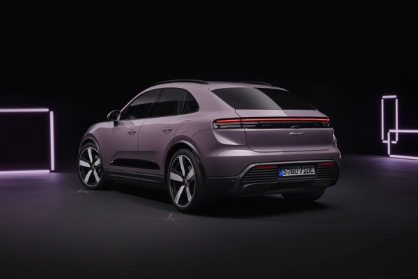 Porsche Macan EV Official