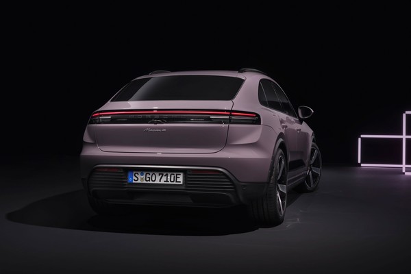 Porsche Macan EV Official