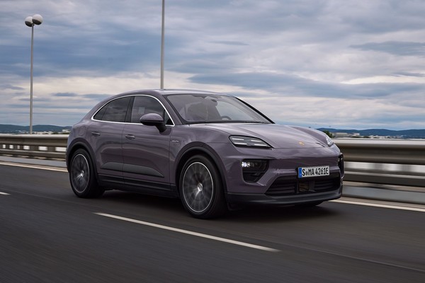 Porsche Macan EV Official