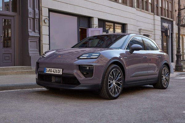 Porsche Macan EV Official